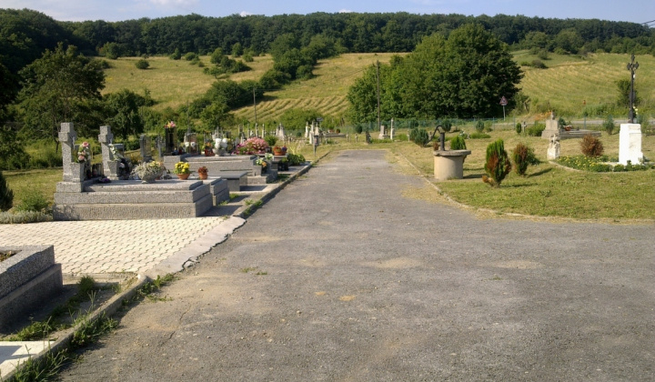Cintorín a dom smútku